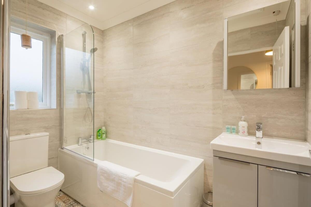 Lovely 1 Bed Apartment With Free Parking & Garden Кембридж Экстерьер фото